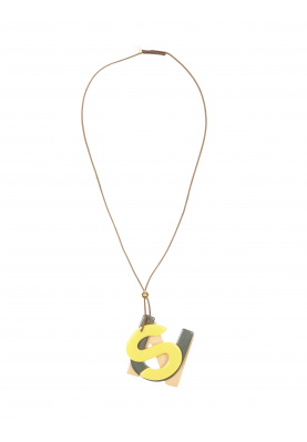 Letter necklace in Yellow