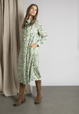 Shirt dress with  collar ribbon in Green