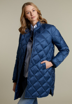 Blue nylon jacket diamond pattern