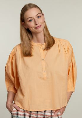 Orange short oversized shirt