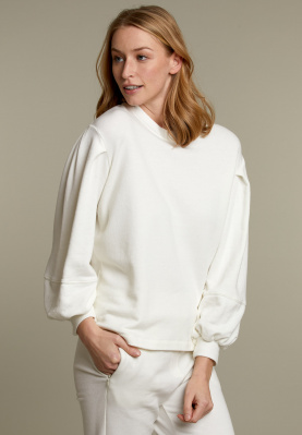 Off white comfort sweater