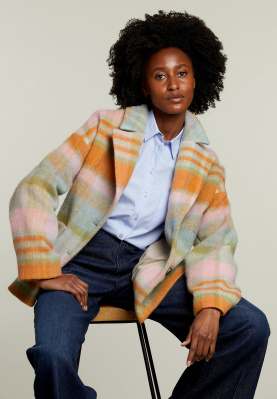 Multi short woolen coat applied pockets