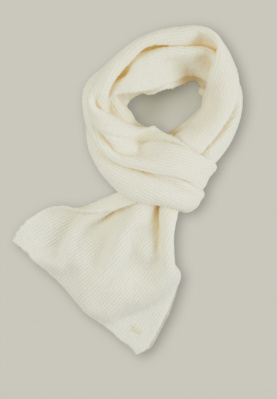 White woolen scarf