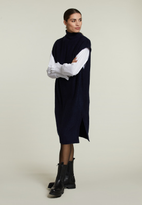 Blue knitted sleeveless dress