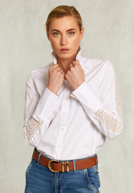 White blouse embroidered long sleeves