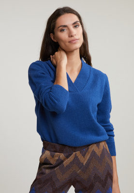 Blue V-neck lambswool sweater