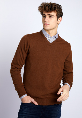 Basic V-neck pullover in brown