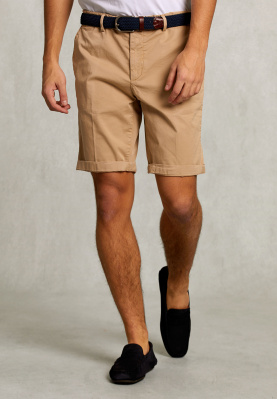 Tight fit chino shorts in Brown
